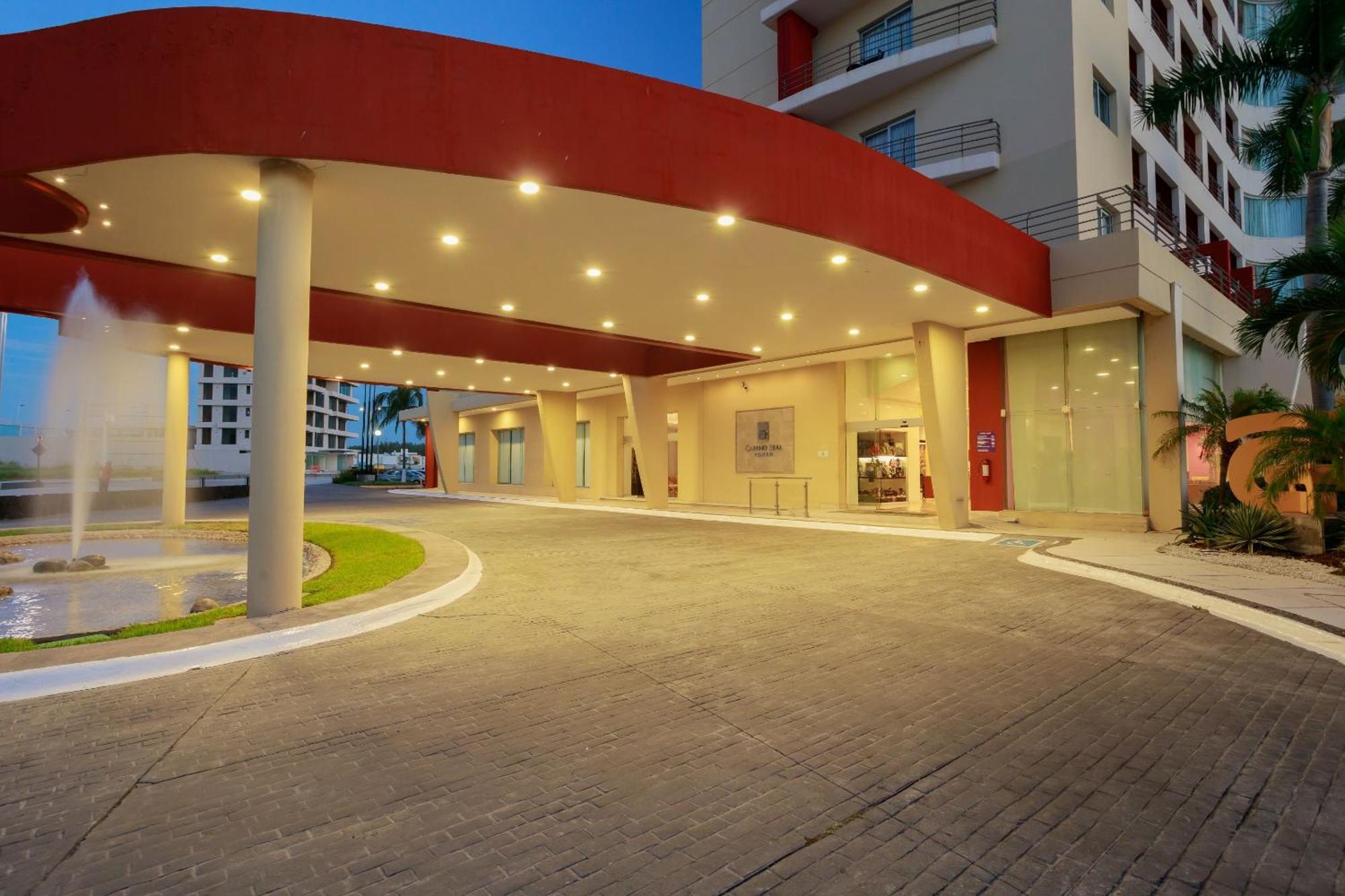 Camino Real Veracruz Eksteriør bilde Entrance of the hotel